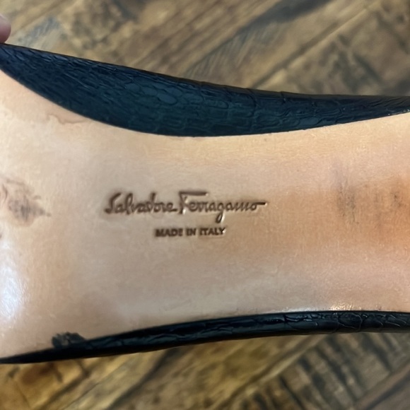 Salvatore Ferragamo Heels Black Crocodile Embossed Patent Leather Almond Toe 7 - Picture 7 of 12
